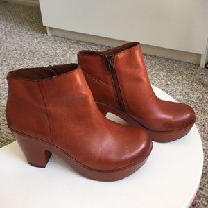 Kork-Ease Leather Platform Booties Size 8